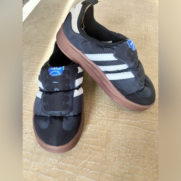 Adidas Puffylette 'Samba' HP6700
Mens - NWT - Picture 3 of 9